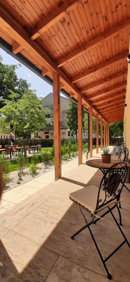 Inter Hotel Debrecen Bagian luar foto