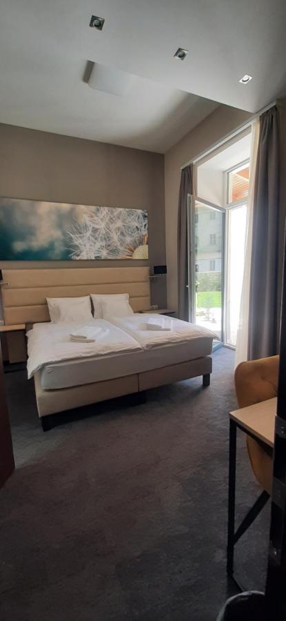 Inter Hotel Debrecen Bagian luar foto