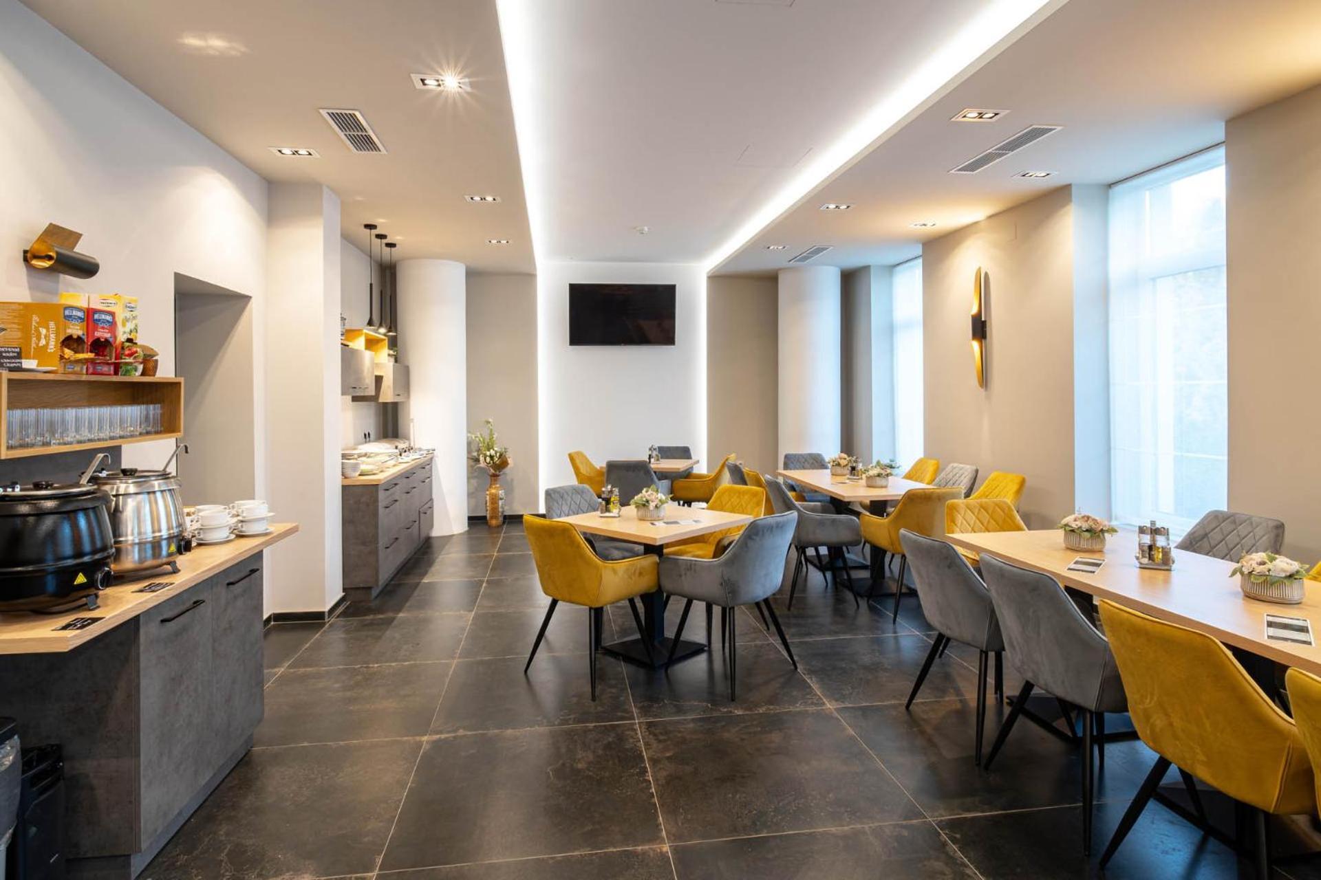 Inter Hotel Debrecen Bagian luar foto