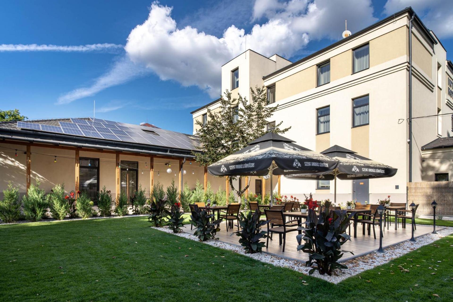 Inter Hotel Debrecen Bagian luar foto